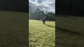 Yz125 sticking wheelies