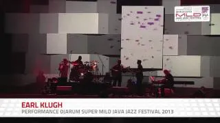 EARL KLUGH Performance at Djarum Super Mild Java Jazz Festival 2013