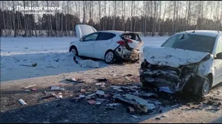 23.02.2021г - на трассе в Татарстане столкнулись встречные автомобили Lada Granta и Kia Ceed.