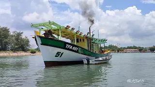 ngauman Cummins 400hp turbo TFA65I turun dari beting sungai Marang