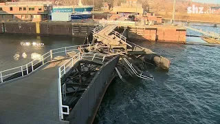 Schiffsunfall in Kiel Holtenau: Totalschaden an Schleuse