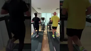 Running in perfect SYNCRO on the Treadmill #dubaishorts #treadmill #nicodecorato