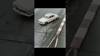 Beware of the car  Берегись автомобиля в цвете  Погоня