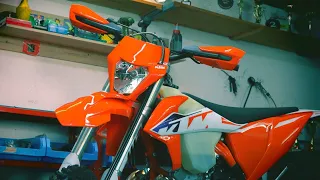 KTM 300 EXC 2023 Walkaround & Startup