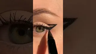 #shorts || wing eyeliner hack|| #makeup #eyemakeup #viral #shortvideo #eyeliner