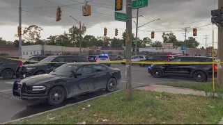 Detroit police officer and suspect both dead in shooting on city's west side