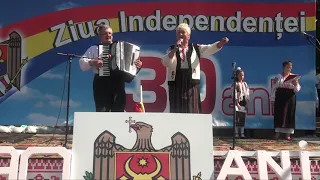 Eu sunt fată din Moldova - cântec de joc .Secvențe din  concertul  de Ziua Independenței . Râșcani .