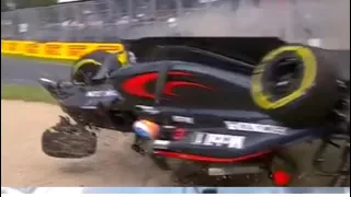 Australian GP. F1.  Crash. It’s like flying, u see d sky, & u see d ground. 😵‍💫🙀👍