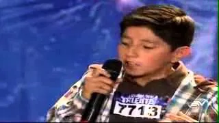 Ecuador Tiene Talento 2013 Santiago Acuña Canto 1era Semana #ETT