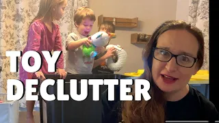TOY DECLUTTER || MINIMALISM and TOYS || How we declutter our toys