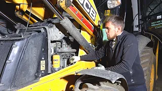 Обслуживание трактора экскаватора JCB 3CX будни тракториста