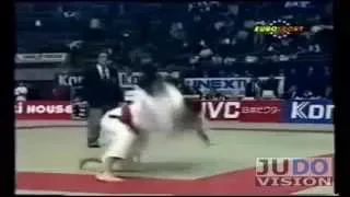 JUDO 1989 World Championships: Toshihiko Koga 古賀 稔彦 (JPN) - Chong Sio Chin (HKG)