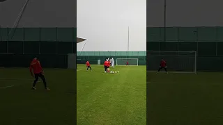 Grifo vs. Springende Freistoßmauer (jumping freekick wall)