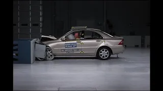 2001 Mercedes-Benz C-Class moderate overlap IIHS crash test