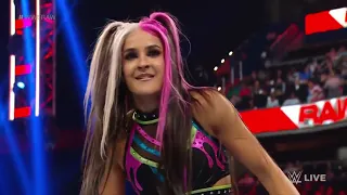 Dakota Kai W/ Bayley & Iyo Sky vs Dana Brooke - WWE Raw 8/15/22