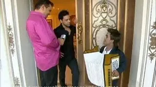 Geraldo visita a mansão de Zezé Di Camargo