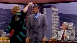 Shelly Winters Dumps Her Drink All Over Oliver Reed | Carson Tonight Show