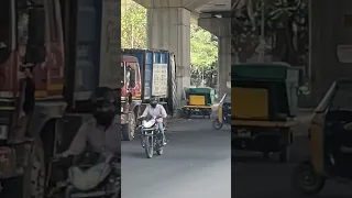 People are throwing garbage in road !!