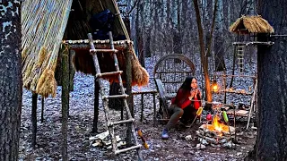 Solo bushcraft : amazing camp building, campfire cooking, camping spring day, girl in the woods