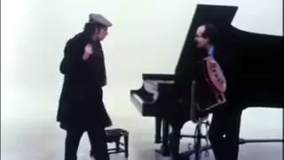 Glenn Gould discusses his chair