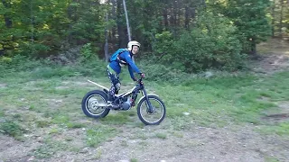 Beta Evo 125 Wheelies