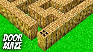 I found a DOOR MAZE in Minecraft ! What's INSIDE the CROOKED DOOR ?