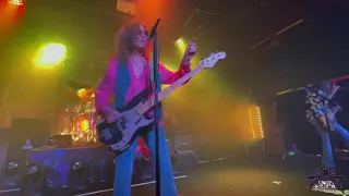 The Dead Daisies - Leave me Alone - Live in Houston Texas 10/02/21