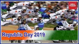 Stunning Motorcycle Stunts By Indian Army Daredevils At Republic Day Parade