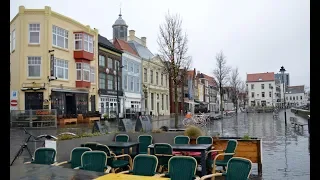 Weerbericht zaterdag buien en veel wind