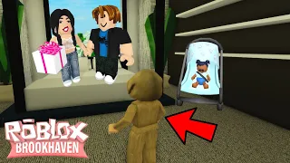 ESPIANDO PERSONAS EN BROOKHAVEN SIENDO MASCOTA ¿ME ADOPTAN? ROBLOX karola20