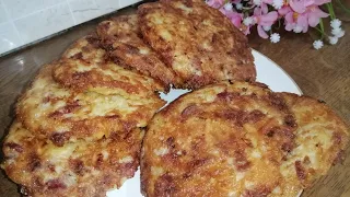 ДАЖЕ ОСТЫТЬ НЕ УСПЕЮТ! Драники с колбасой и сыром/CAN'T EVEN COOL!  Draniki with sausage and cheese