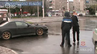 В Новокузнецке полицейские задержали водителя, перевозившего в своем автомобиле наркотики