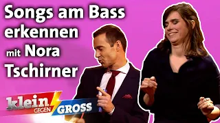 Erkennst du den Song an der Bassline? Nora Tschirner vs. Simon (12) | Klein gegen Groß