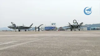 J-20 pre-takeoff inspection 1 - 2022 Zhuhai Air Show