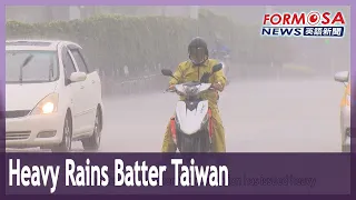 Heavy rains batter Taiwan, with more wet weather forecast for weekend｜Taiwan News