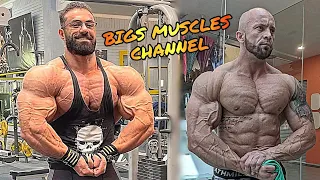 BODYBUILDERS FLEXING MUSCLE