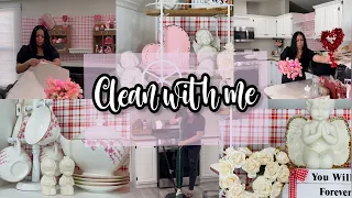 Mobile Home Clean with me | Valentine’s Day decor takedown.