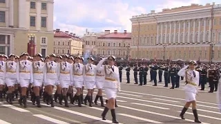 Парад Победы 2017 на Дворцовой площади в Санкт-Петербурге