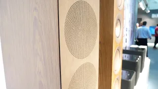 KEF R11 | Altavoces de suelo de 3 vías - Nueva Serie R