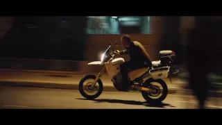 JASON BOURNE con Matt Damon - Scena del film in italiano "Fuga in moto"