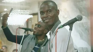 LA FEMME DE PAPA CHIC MUKADI PLEURE SON GRAND FRÈRE JEAN BOSCO KASABA AVEC LA MUSIQUE SONGUE