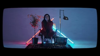 Elise Trouw - Unraveling (Official Music Video)