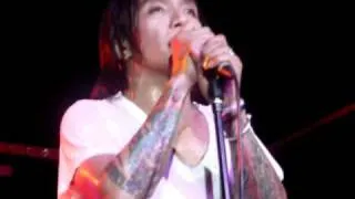 Arnel pineda -Golden slumbers-Carry that weight-The end, 4-30-11