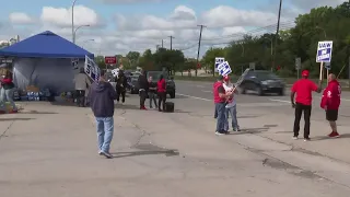 LIVE: United Auto Workers WALK OUT, protest at  Ford’s Assembly plant in the Detroit