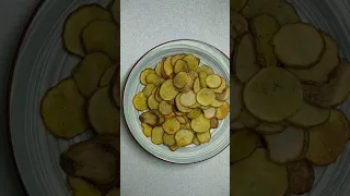 Картопляні чипси в духовці