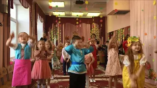Осеннее развлечение в МБДОУ детский сад №82 "Одуванчик" в подготовительной группе "Непоседы"