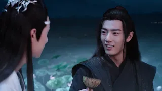 Lanzhan gives up his principle and pick lotus seeds for Weiying,Weiying is stunned