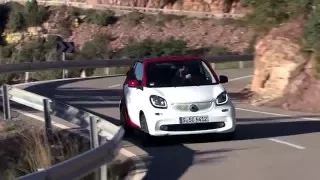 smart fortwo cabrio prime - white jupiter red Driving Video Trailer | AutoMotoTV