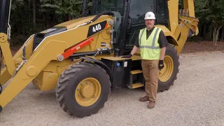 Cat® 440 and 450 Backhoe Loader Diesel Exhaust Fluid Check