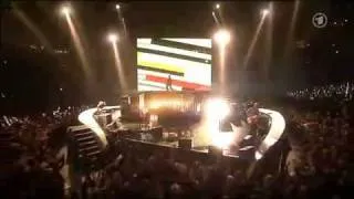 U2- Get On Your Boots (Live at Echo Awards 2009, Germany)